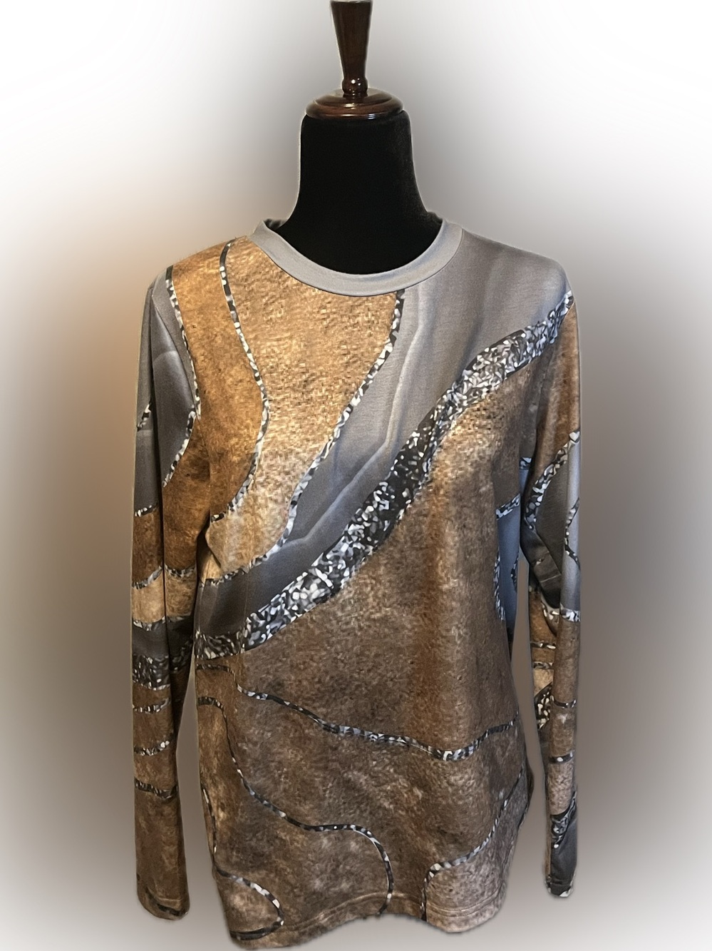 “Made With Love” Exclusive Multi-Colored Marble Graphic LS Top size L